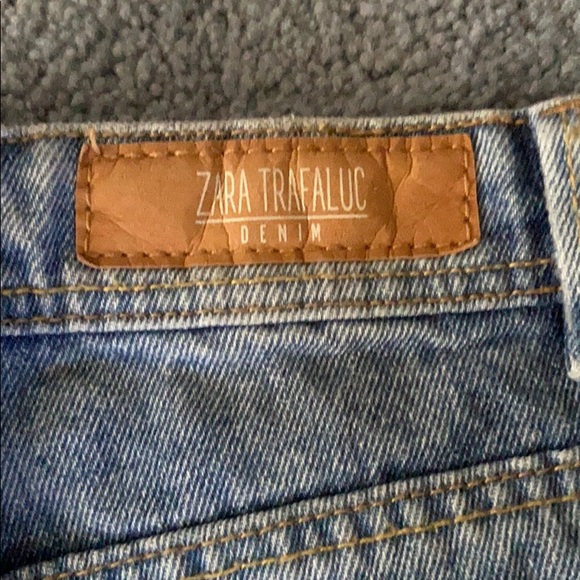 Zara sz 4 Jean shorts - Picture 3 of 4
